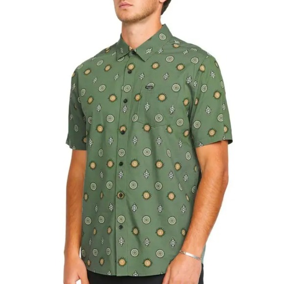 New Volcom Mister Fib Mens L Printed Button Up Short Sleeve Shirt Green Skate - Picture 1 of 8
